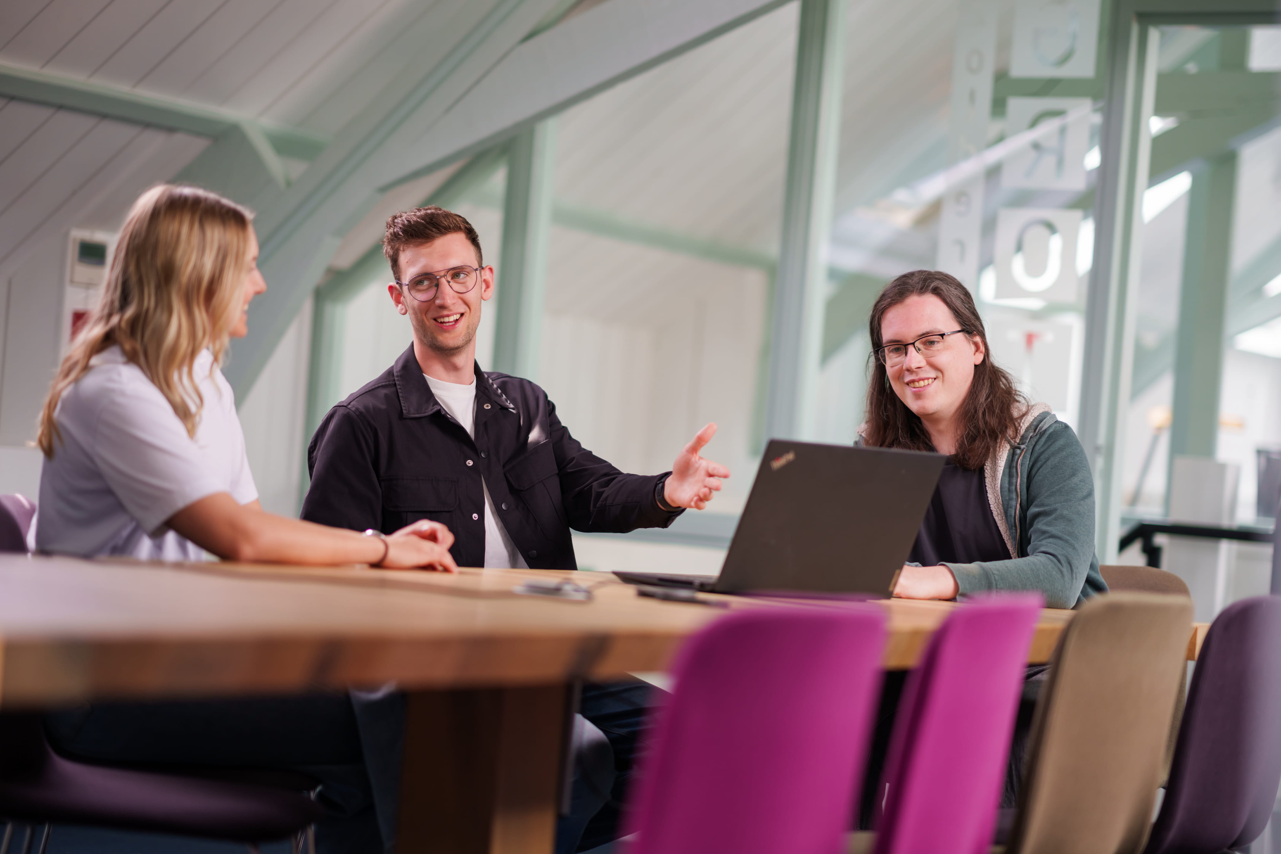 Collega's in overleg